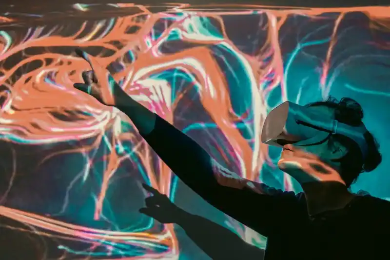 Immersive Art Exhibits: Exploring Interactive and Multi-Sensory Art Experiences